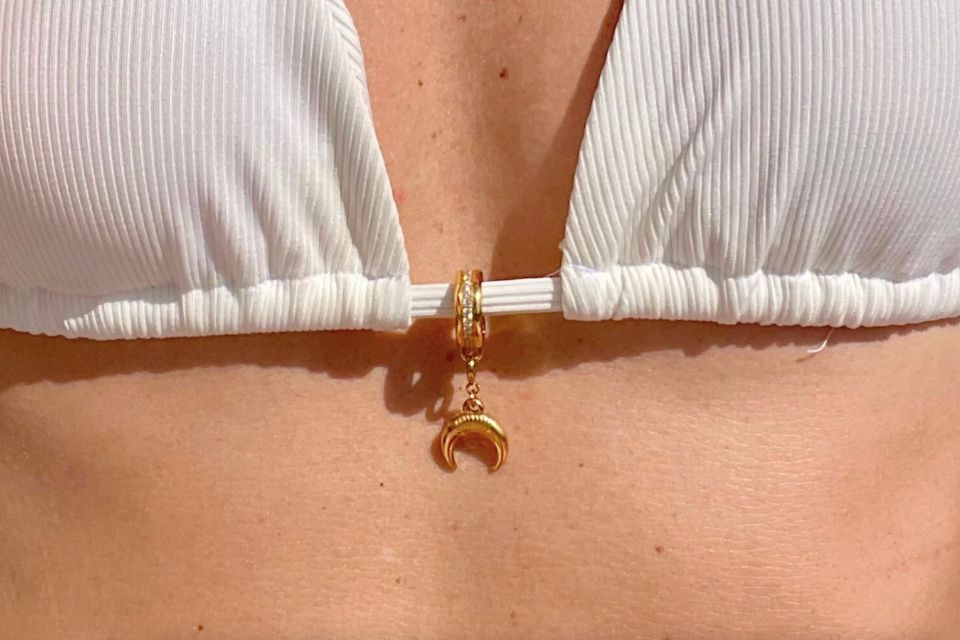 Bijoux pour bikinis : l’accessoire mode idéal de vos vacances