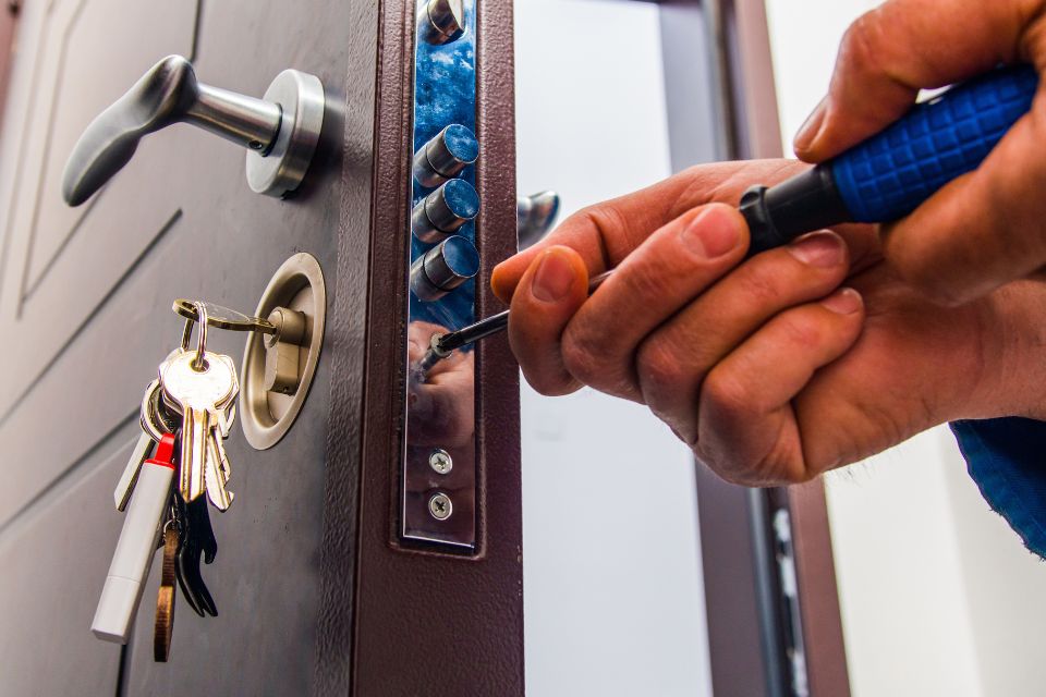 Serrures multipoints, électroniques ou connectées : comment choisir ?