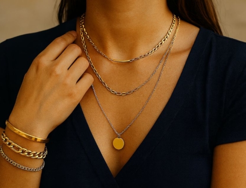 Mix and match : comment superposer vos bijoux en acier inoxydable avec style ?