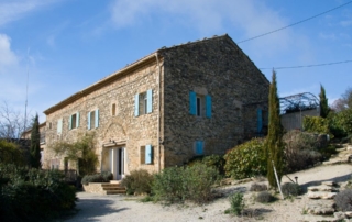 Comment réussir la rénovation complète d'une maison ancienne ?